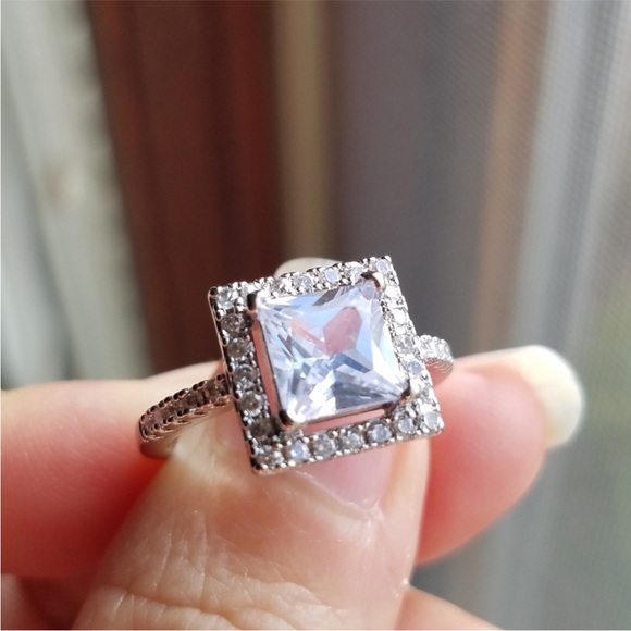 Swarovski Elements 925 Sterling Silver Princess CZ Diamond Solitaire Ring NEW - Picture 7 of 8